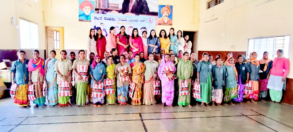 सफाई कर्मचाऱ्यांसोबत जितो लेडिज विंगची दिवाळी Jito Ladies Wing's Diwali with the cleaning staff