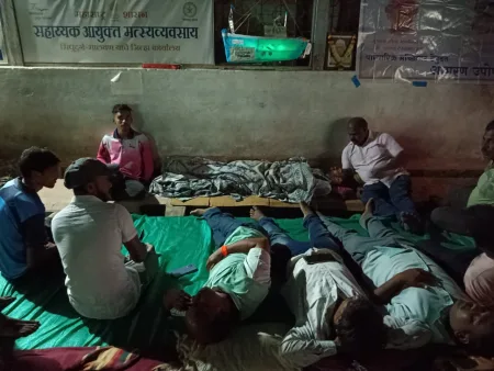 बेमुदत उपोषणास बसलेल्या एका मच्छीमाराची प्रकृती चिंताजनक