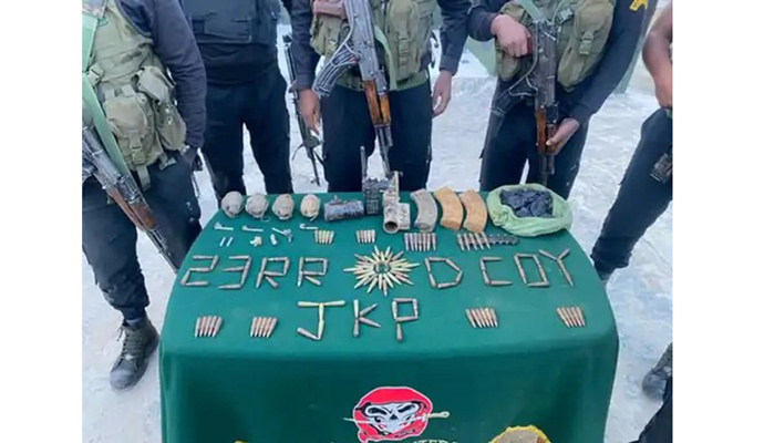 दहशतवाद्यांचा तळ काश्मीरमध्ये उद्ध्वस्त Terrorist base destroyed in Kashmir