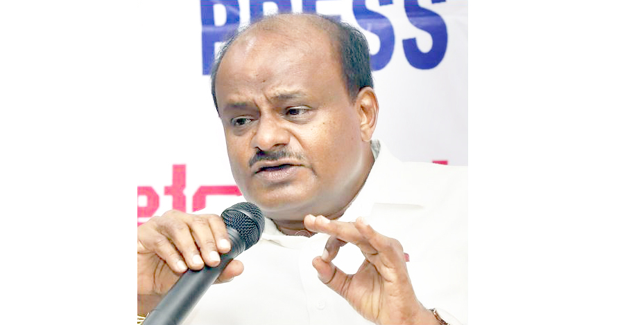 Karnataka: कुमारस्वामींचा नवा ‘बॉम्ब’! काँग्रेसचा मोठा नेता भाजपच्या वाटेवर असल्याचा दावा Karnataka Kumaraswamy