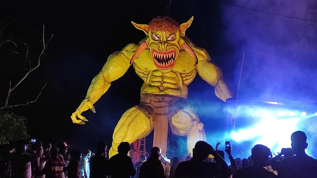 पोलिसांनी धिंगाणा पाडला बंद The police closed the ruckus