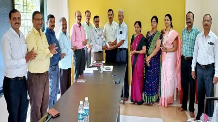 बांदा नवभारत कर्मचारी पतसंस्था चेअरमनपदी संतोष परब