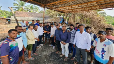 मच्छिमार प्रवीण परब यांना विशाल परबांची आर्थिक मदत