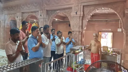 मराठा आरक्षणाची लढाई यशस्वी होऊदे !