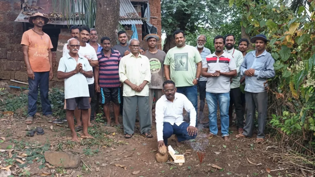 विकासकामे मार्गी लावण्याचे काम सरपंच फार्नांडिस यांनी घेतले हाती