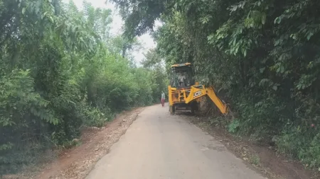कलंबिस्त -शिरशिंगे रस्ता रुंदीकरणाचे काम युद्धपातळीवर