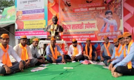सांगली जिल्ह्यात मराठा समाज आक्रमक; ग्रामीण भागात विविध ठिकाणी आंदोलन Maratha community aggressive in Sangli district; Agitation at various places in rural areas