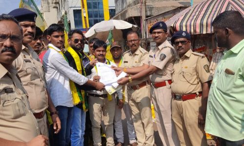 बिबट्याच्या बंदोबस्तासाठी वन विभागाने विशेष मोहीम राबवावी या मागणीसाठी रासपाच्या वतीने मलकापुरात निदर्शने