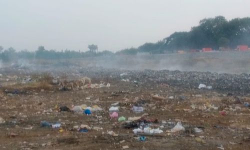 मोरेवाडी कचरा डेपोतील धुरामुळे नागरिकांचा श्वास गुदमरला Residents suffocated due to smoke from Morewadi garbage depot