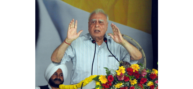 Sibal got angry after summons was issued to Kejriwal