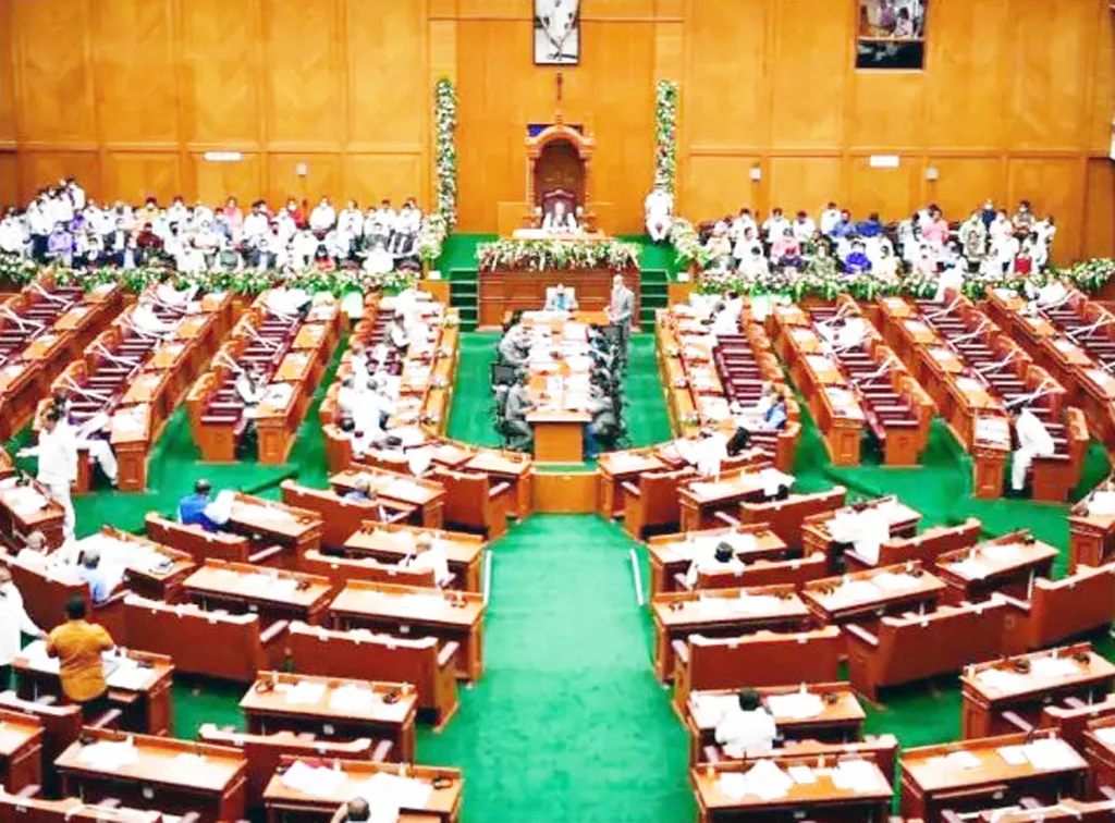 बेळगाव अधिवेशन : स्वहित की जनहित? Belgaum Convention: Self-interest or public interest?