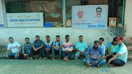 अनधिकृत पर्ससीन मासेमारी रोखण्यासाठी मच्छीमारांचे बेमुदत उपोषण सुरू