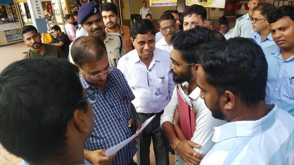 कोकण रेल्वे सावंतवाडीकरांचा नेहमी अपमान करते – मिहीर मठकर