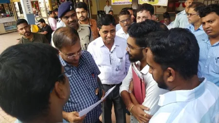 कोकण रेल्वे सावंतवाडीकरांचा नेहमी अपमान करते – मिहीर मठकर