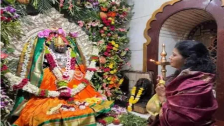 सोनुर्ली येथील माऊलीचं अर्चना घारे -परब यांनी घेतले दर्शन