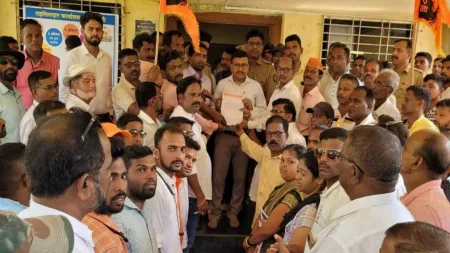 मराठा आरक्षणाच्या मागणीसाठी इन्सुलीवासियांची सावंतवाडीत बाईक रॅली !