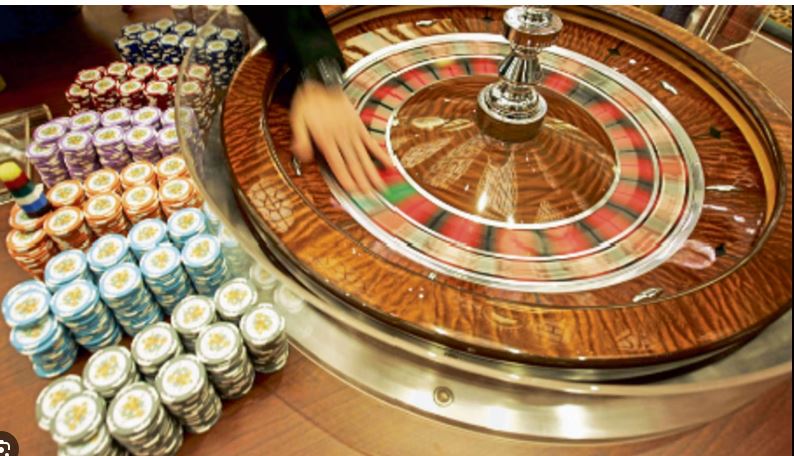 बेकायदा सट्टेबाजीवर कडक कारवाई Strict action against illegal betting