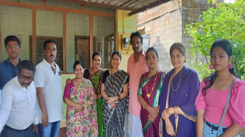 शाश्वत सेवा संस्थेतर्फे क्षेत्रपाल वेतोबाच्या सेटवर रंगभूमी दिन साजरा