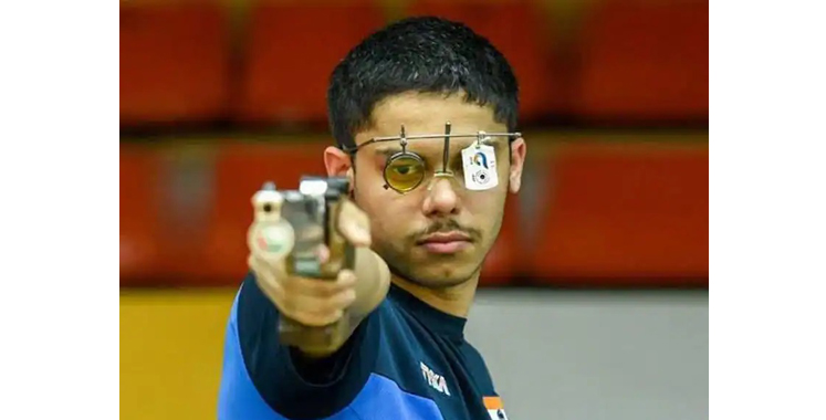 विजयवीर सिद्धूला राष्ट्रीय स्पर्धेत सुवर्ण Vijayveer Sidhu wins gold in national competition