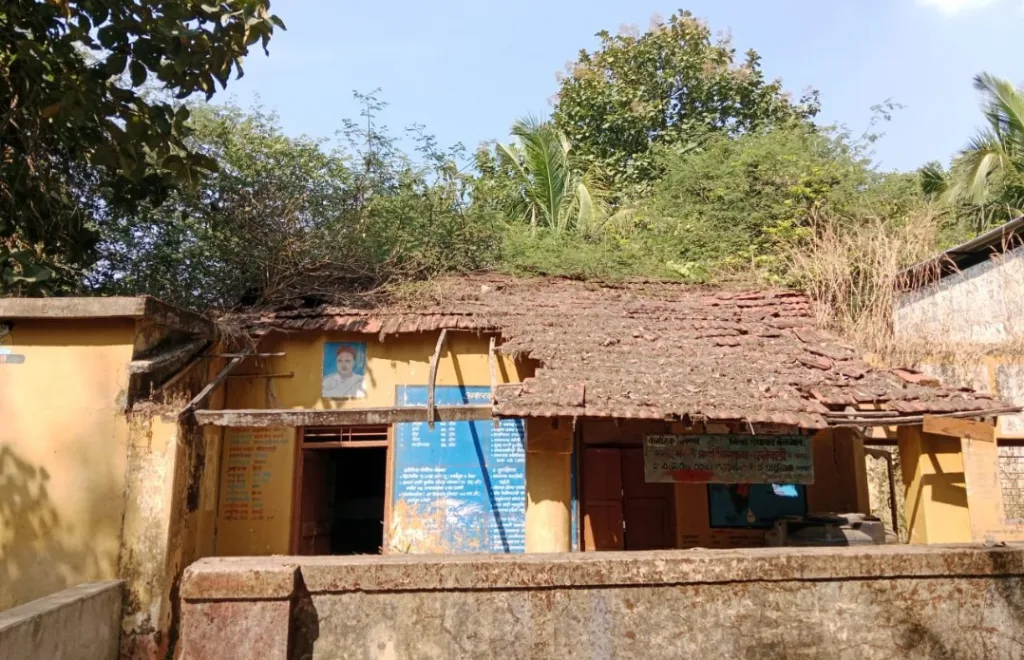 Appeals to Education Minister to save Channewadi Marathi School