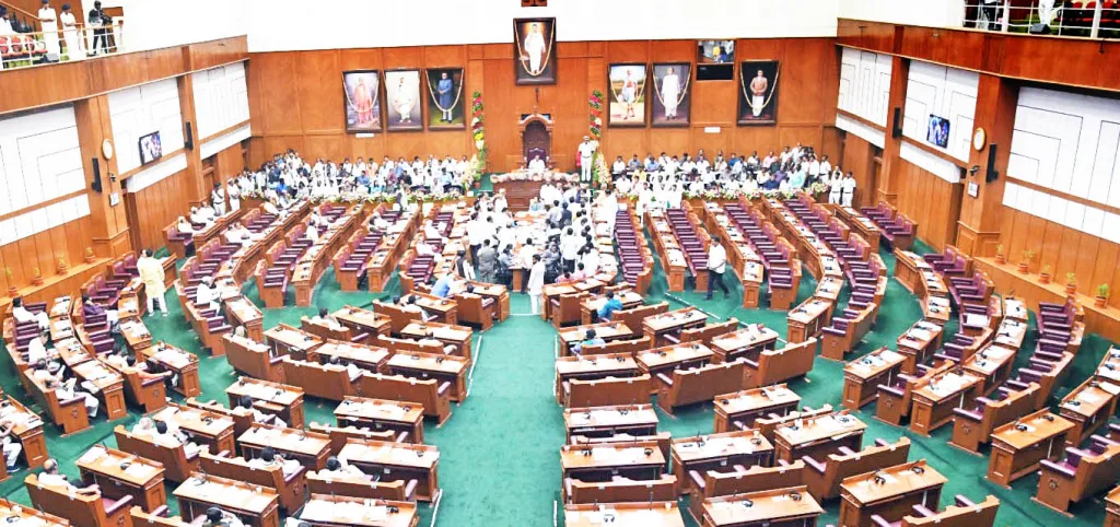 3,542 कोटींच्या पुरवणी अंदाजपत्रकाला मंजुरी 3,542 crore supplementary budget approved