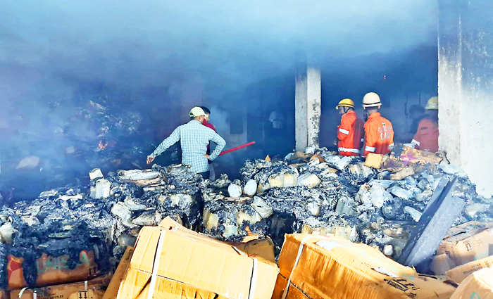 Godown fire in Honda, loss of 25 lakhs