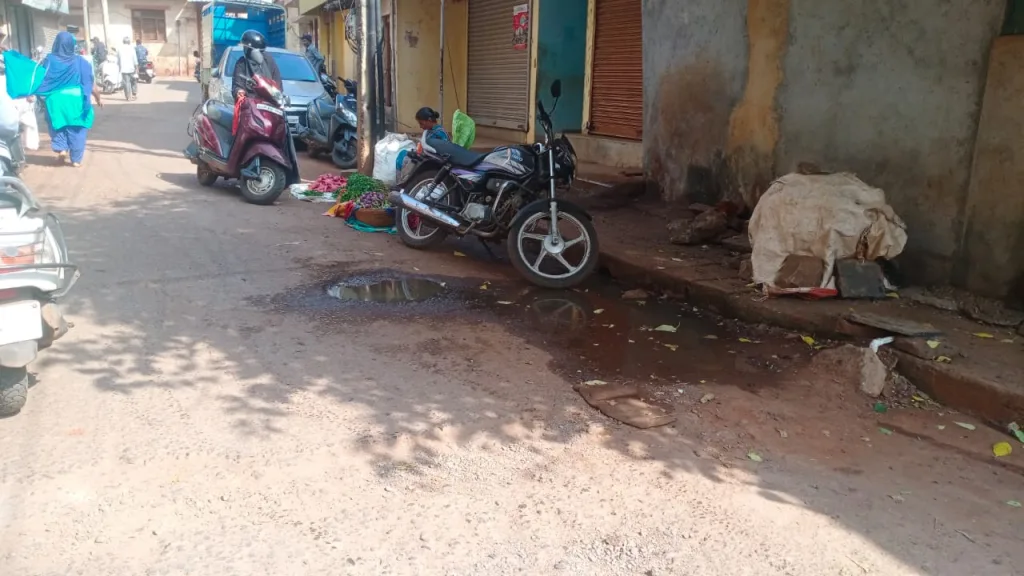 Such was the problem of the drainage chamber at Kotwal Galli