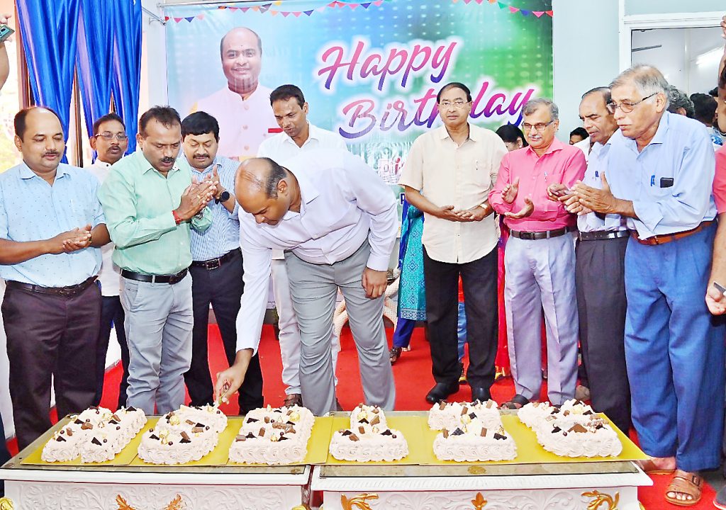 Greetings from numerous fans to Mayor Ritesh Naik