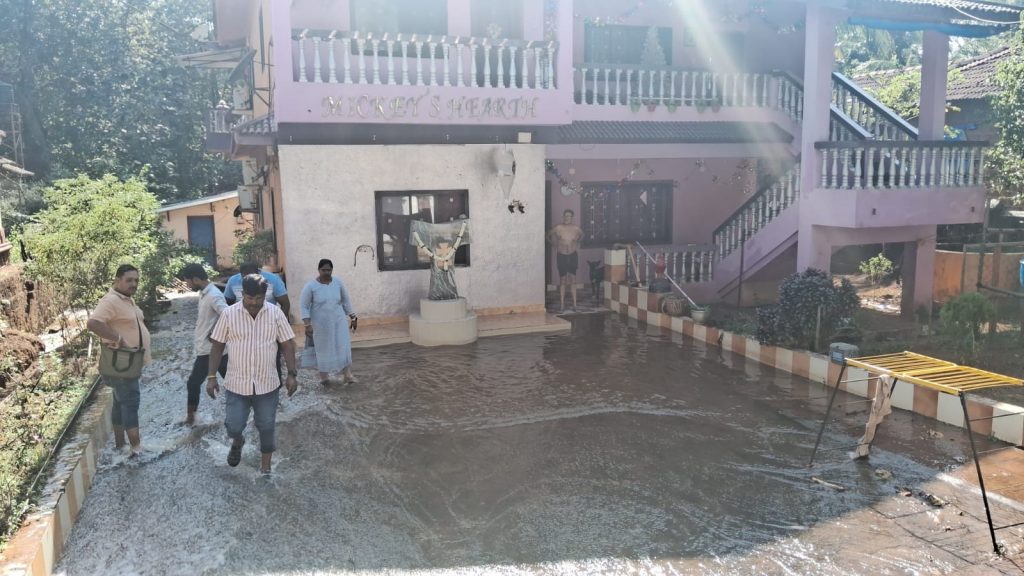 Shivoli, Kamurli flooded with Tilari dam water