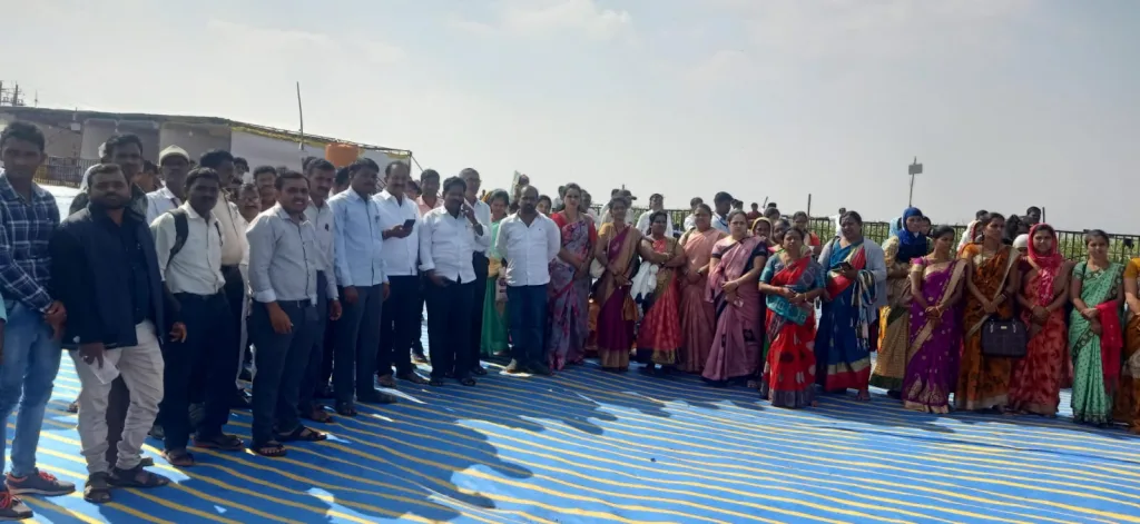 विनाअनुदानित शाळांना अनुदान द्या Give subsidy to unaided schools