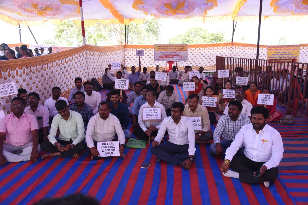 Retain faculty members in polytechnic colleges