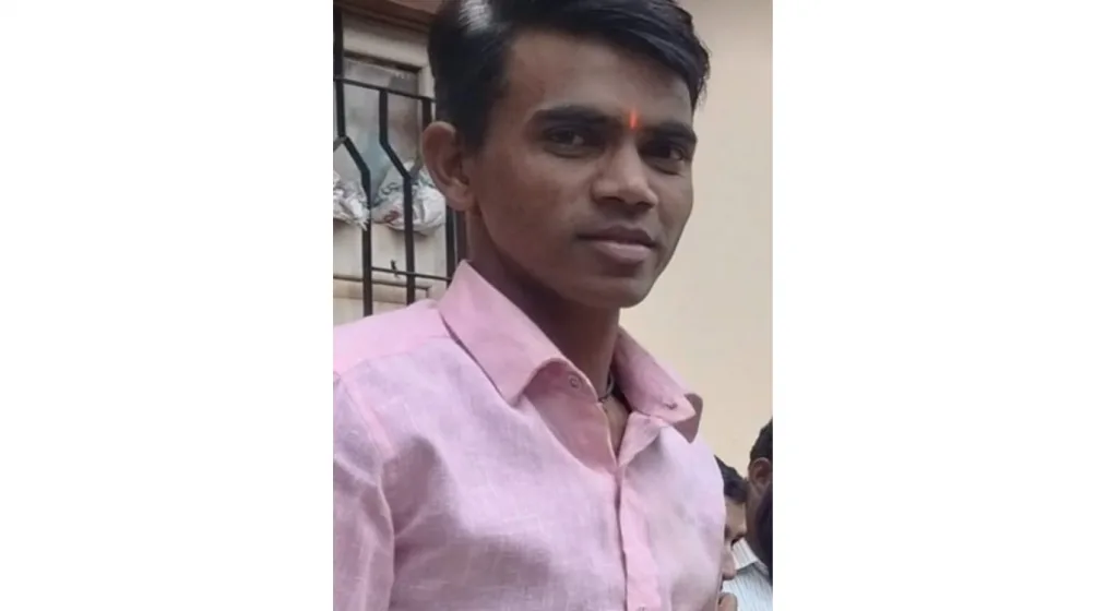 A youth of Ambewadi died after falling from a building