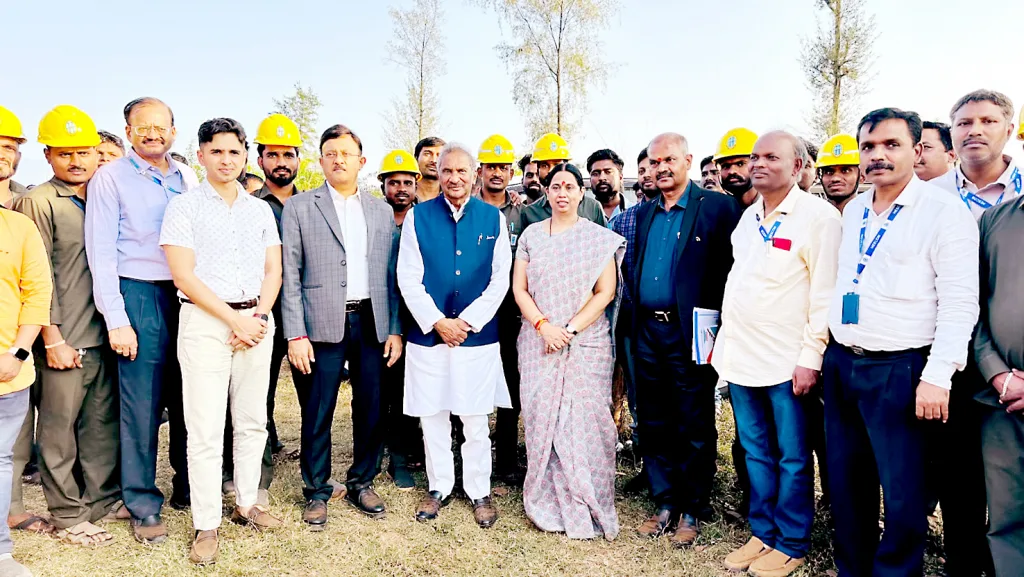 अन् शंभर वर्षांनंतर गावात पडला प्रकाश