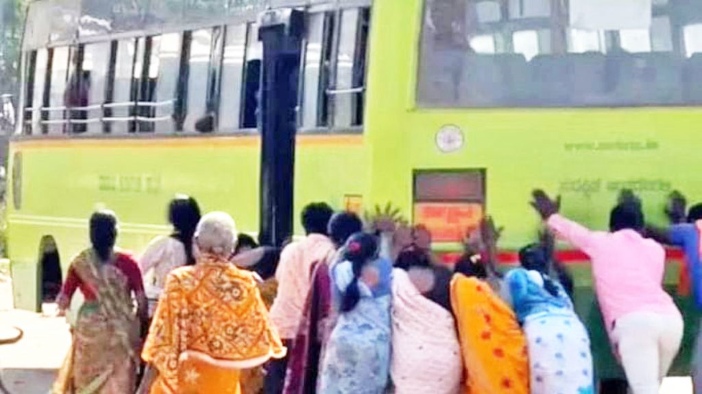 The bus stopped at Hanchanal was pushed by women