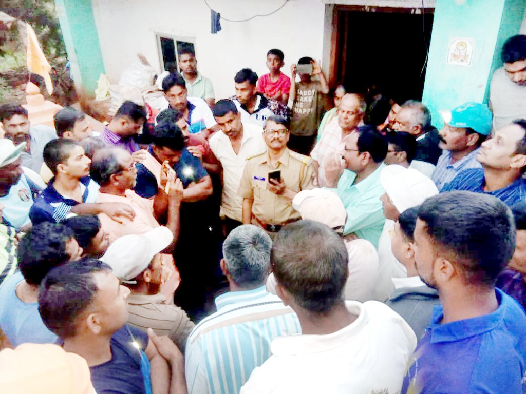 काटामारी करणाऱ्या भात खरेदी दलालाला दणका Slamming rice buying broker