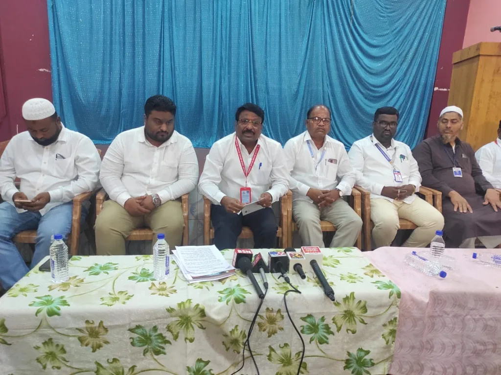 Motor driving school drivers march on Vidhana Soudha on Friday