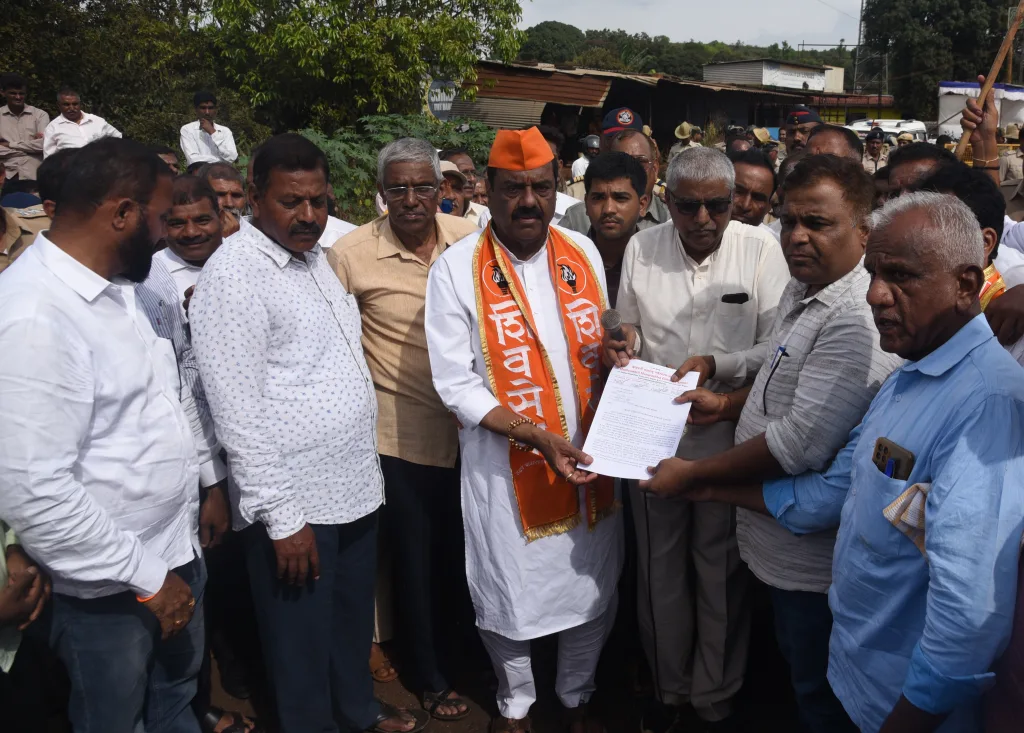 'Maharashtra zaga ho' is the rallying cry of the border residents