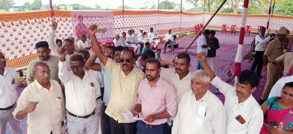 Construct a bridge to connect the national highway