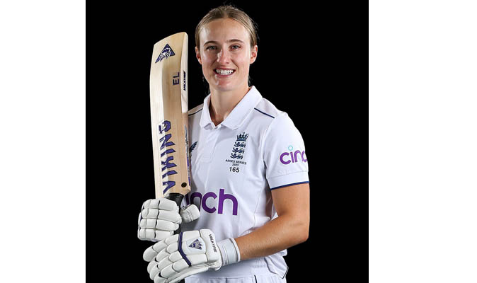 एम्माची कसोटी सामन्यातून माघार Emma withdraws from Test match