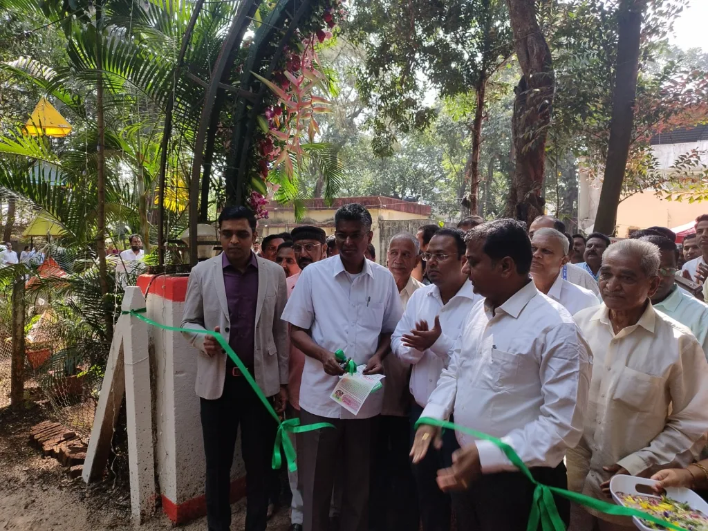 Horticulture department's fruit, flower exhibition begins
