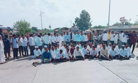 Stop en route at Muchandi for various begs including buffalo water