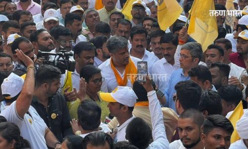 युवा संघर्ष यात्रा पोलीसांनी अडवली! विधानभवनाकडे जाताना पोलीसांची कारवाई; रोहीत पवारांचा रस्त्यावरच ठिय्या Rohit Pawar