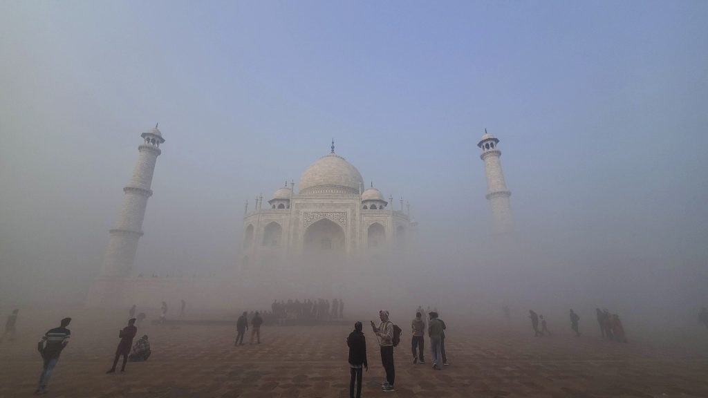 धुक्याचे साम्राज्य… अन् थंडीचा कडाका!