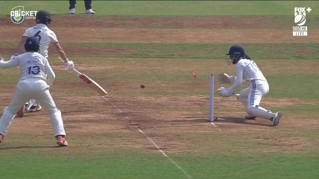 India-Australia Test takes a colorful turn