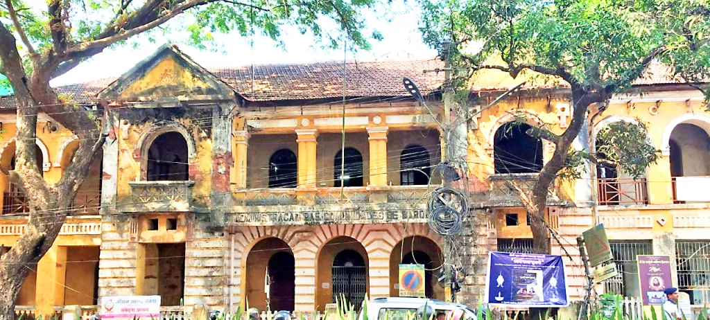 Appointment of a commission to inquire into maladministration in the communes