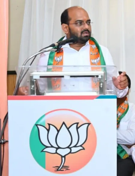 मतदारसंघातील 24000 लाभार्थ्यांना स्वखर्चातून आयुष्मान भारत कार्ड देणार- अमल महाडिक