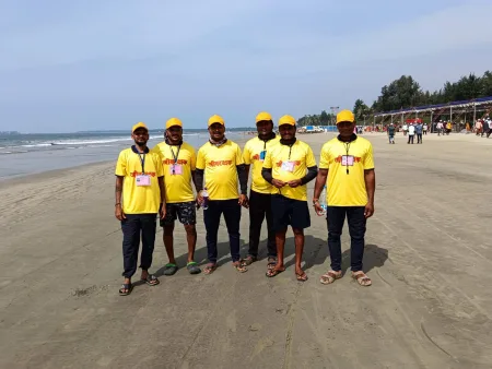 तारकर्ली समुद्रकिनारी जीवरक्षक तैनात