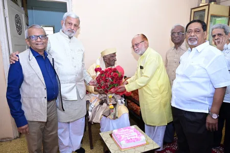 The new generation should take role model from Rambhau's journalism