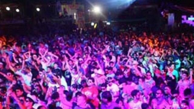 Ticket sales of 'Sunburn' are booming