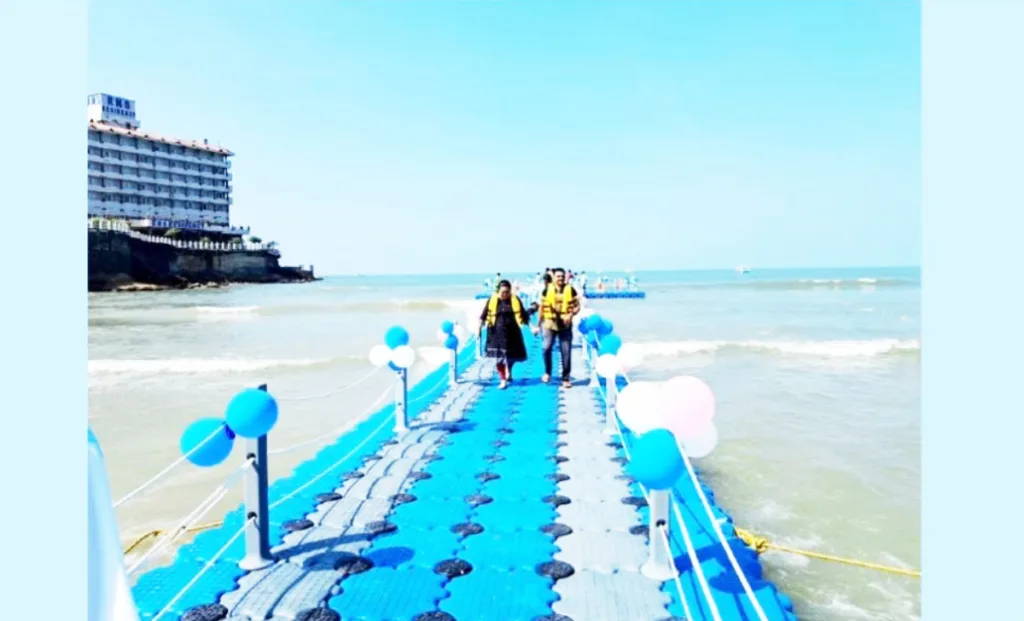 मुर्डेश्वराच्या वैभवात ‘फ्लोटींग सी वॉक’ची भर The 'Floating Sea Walk' adds to the glory of Murdeswara